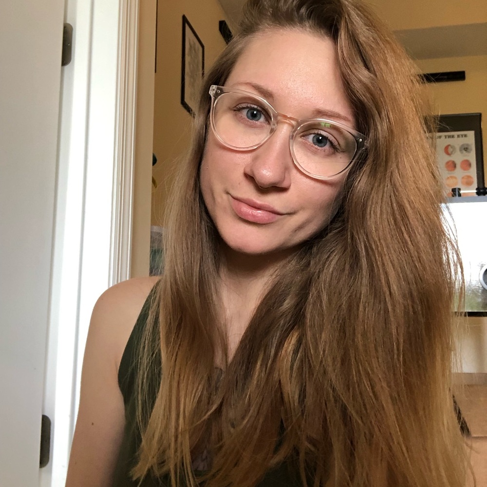 Meet your Posher, Adrienne